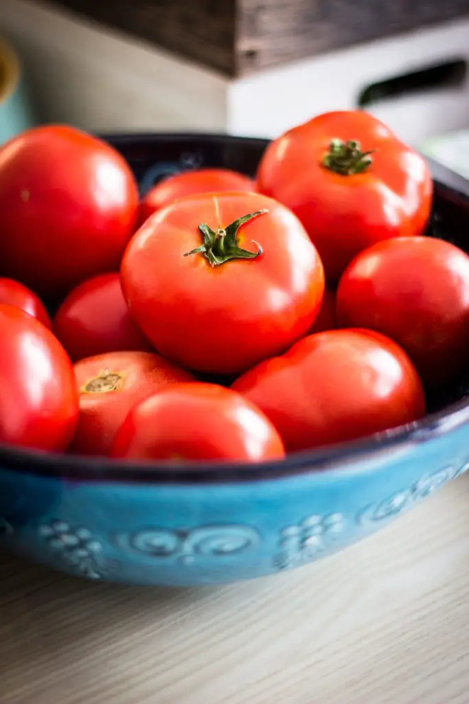 tomato face pack for glowing skin