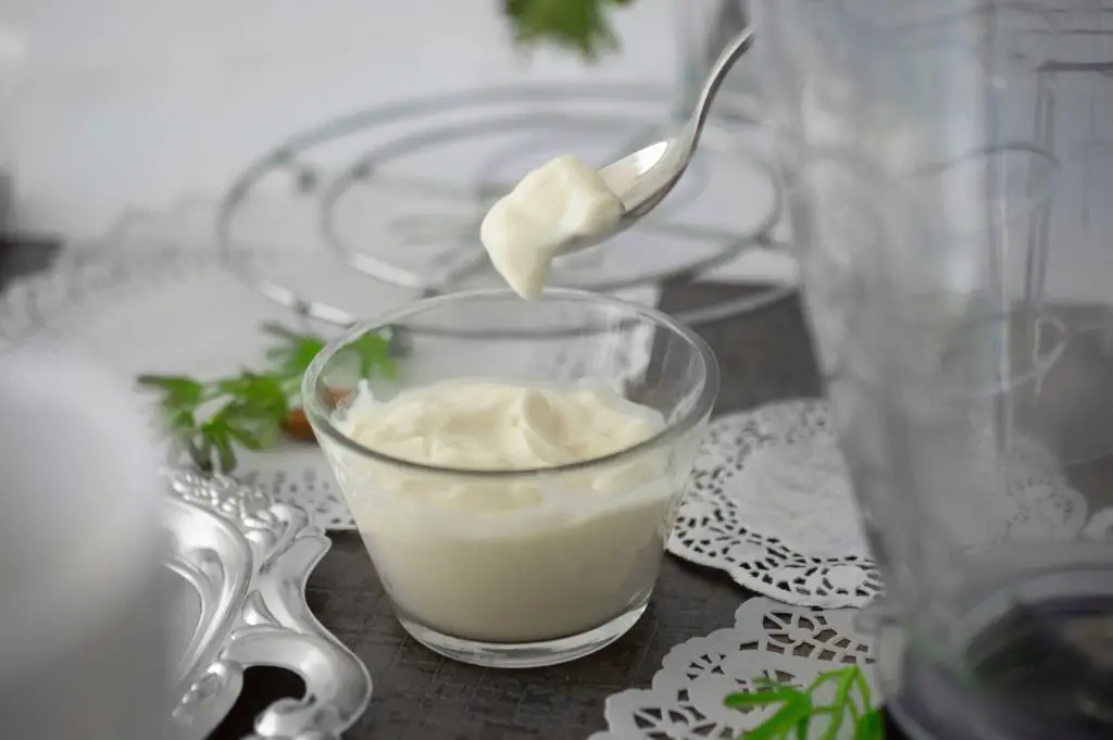treat frizzy dry hair and make them soft and shiny